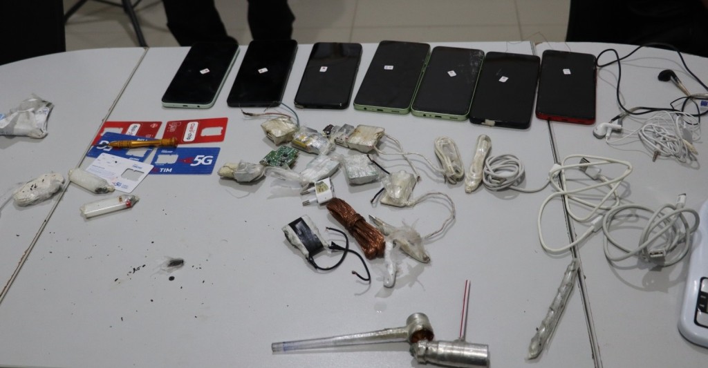 Polícia Penal apreende celulares e entorpecente na Penitenciária de Sinop