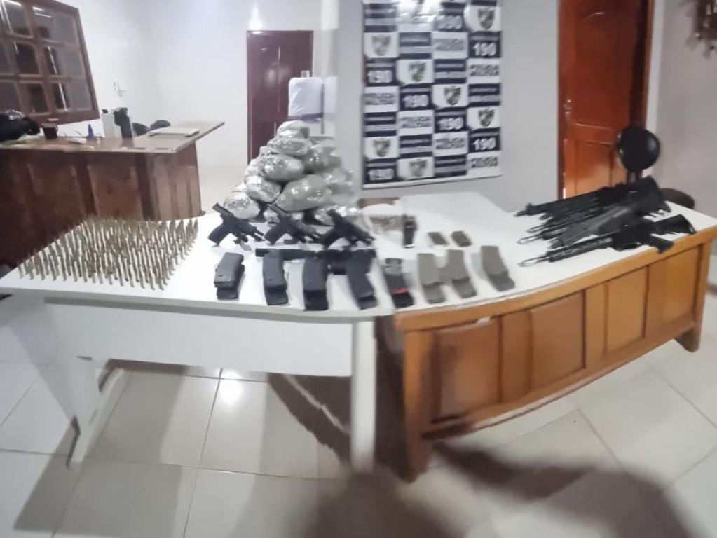 Polícia Militar apreende 10 armas de fogo e 30 quilos de drogas em Vila Bela da Santíssima Trindade