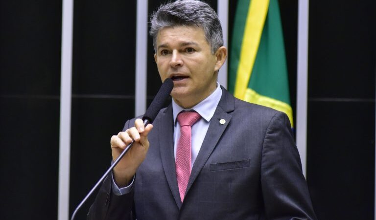 Câmara Federal: Medeiros pede convocação de juiz e jornalistas
