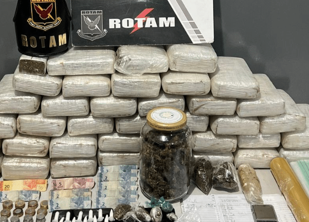 Dupla é presa após tentativa de fuga com 38 tabletes de maconha em Mato Grosso