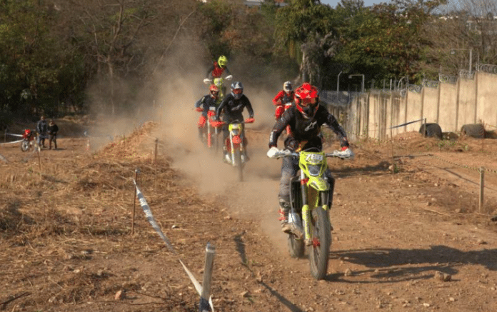 Mais de 100 competidores participam do 2º Moto Encontro da Polícia Militar em Mato Grosso