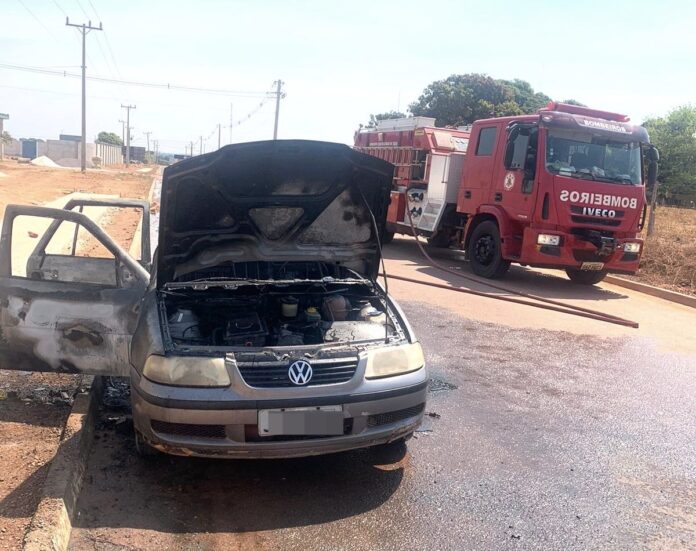 Carro pega fogo e fica parcialmente danificado em Guarantã do Norte