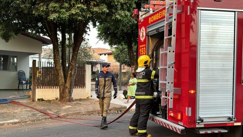 Bombeiros combatem incêndios em casas de moradores que esqueceram panelas em fogão