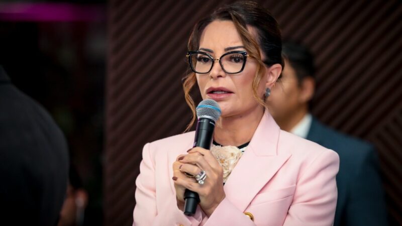 Primeira-dama do Estado recebe ‘Prêmio Ruth Marques’ por dedicação às causas sociais