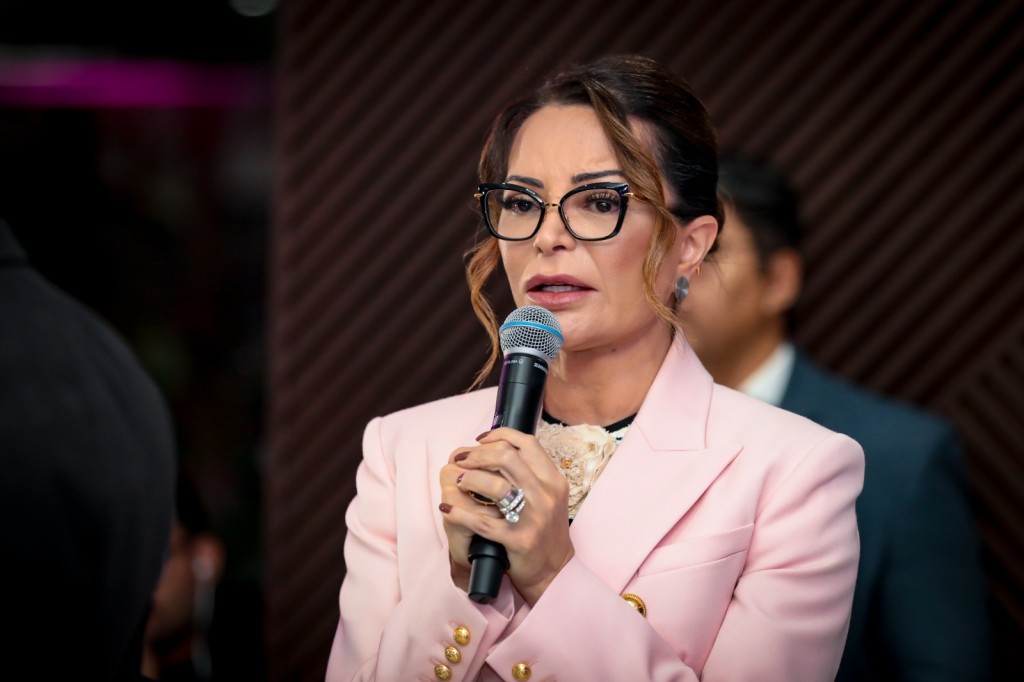 Primeira-dama do Estado recebe ‘Prêmio Ruth Marques’ por dedicação às causas sociais