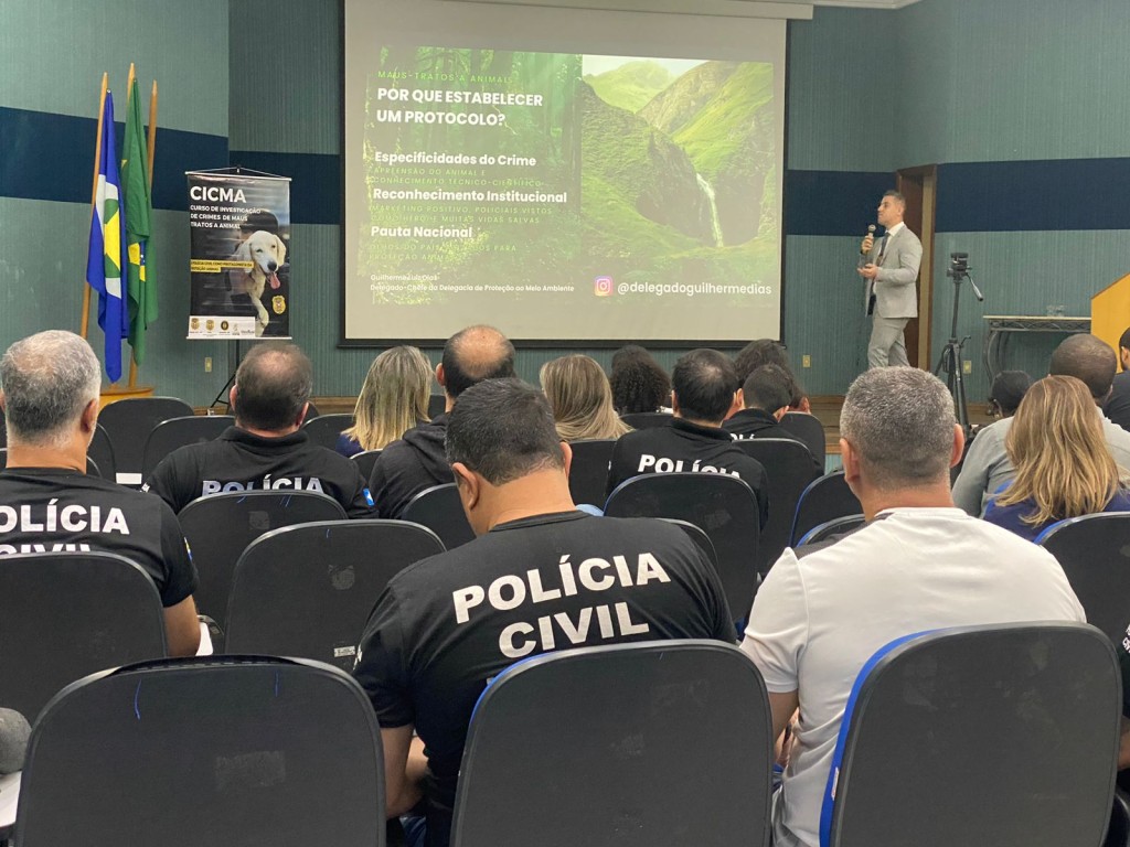Polícia Civil promove capacitação de servidores para investigações de crimes de maus-tratos a animais
