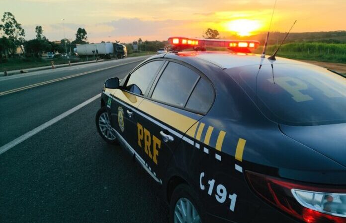Caminhonete roubada é recuperada na BR-163 em Sinop