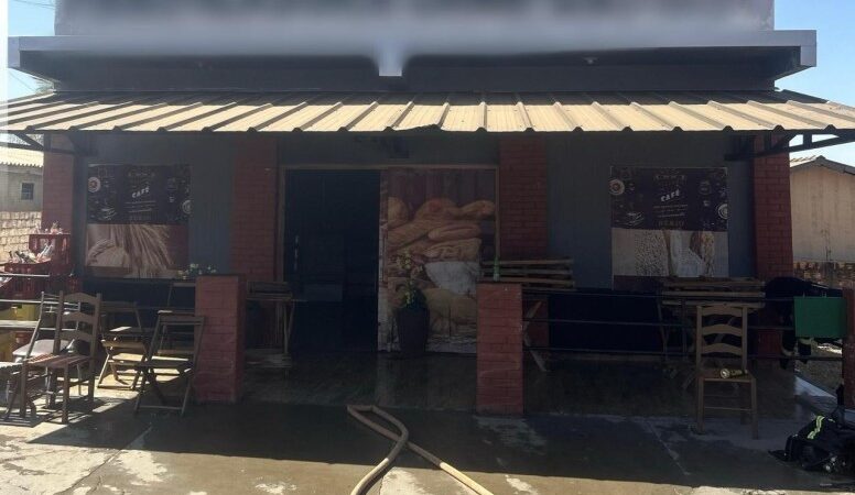 Bombeiros extinguem incêndio em padaria em Sorriso
