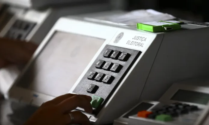 Mais de 30% dos prefeitos mudaram de partido para tentar reeleição em 2024