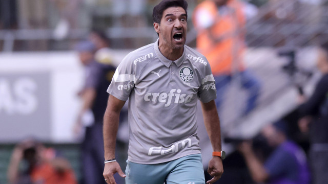 Abel Ferreira explica expulsão por gesto obsceno e se defende: ‘Não há intenção de ofender’