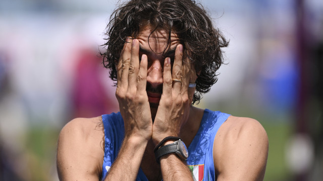 Após perder aliança de casamento, atleta luta contra uma pedra nos rins