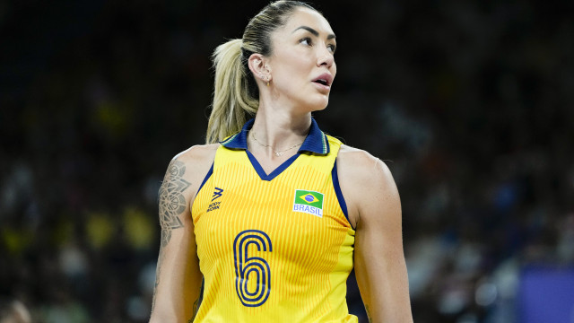 Thaísa confirma aposentadoria da seleção e fala que torceu pela Itália