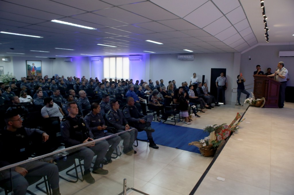 Terceiro Batalhão da PMMT realiza homenagens a militares durante evento de aniversário de 35 anos