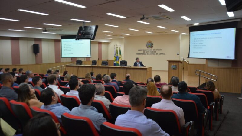 Servidores participam de seminário sobre fraudes no setor de combustíveis