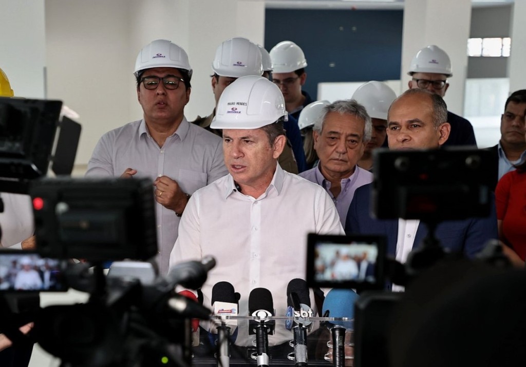 “Diziam que era um prédio condenado e sem jeito, e hoje temos 70% das obras prontas”, afirma governador