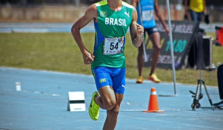 Atleta bolsista do Governo de MT é campeão no Campeonato Sul-Americano de Atletismo