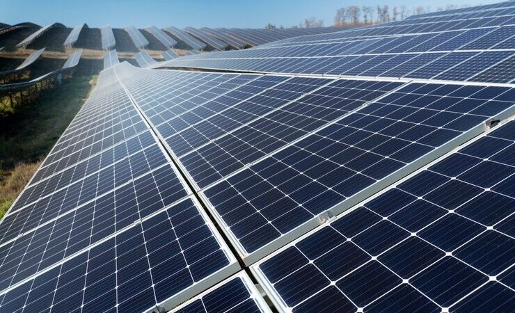 Justiça atende pedido da CDL Cuiabá e suspende ICMS retroativo sobre energia solar