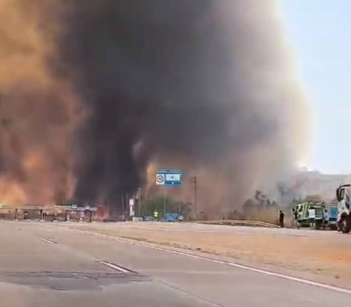 Incêndio de grandes proporções interdita rodovia entre Nobres e Nova Mutum