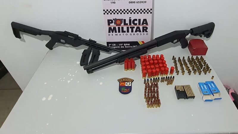 PM prende suspeito de violência doméstica e apreende armas de fogo em residência