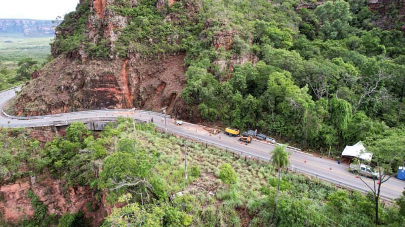MT-251 segue sem bloqueios na primeira etapa das obras no Portão do Inferno