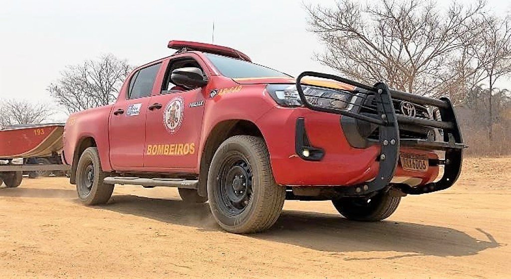 Bombeiros resgatam corpo de homem que se afogou em cachoeira no Rio Juba