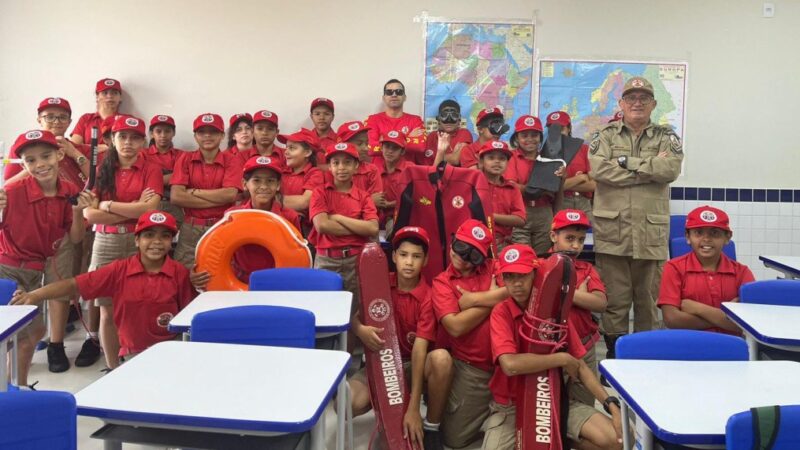 CBM realiza palestra sobre prevenção de afogamento para alunos de projeto social