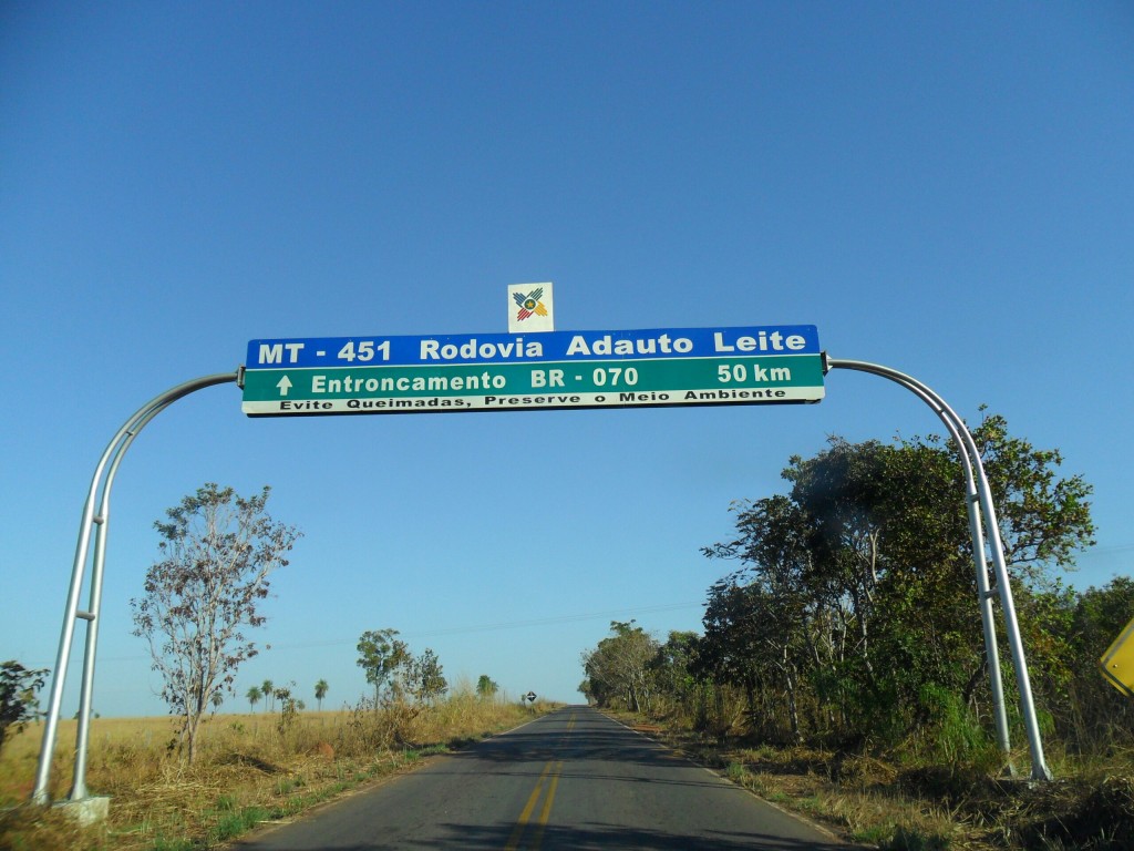Sinfra licita restauração de 50 km da Rodovia Adauto Leite em Poconé