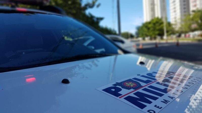 PM prende mulher suspeita por ameaça, agressão e desacato em escola