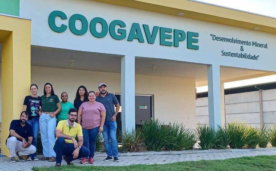 NEMAT, ETE, ROTARY CLUBE E COOGAVEPE PELA REVITALIZAÇÃO DAS NASCENTES DO RIO PEIXOTO