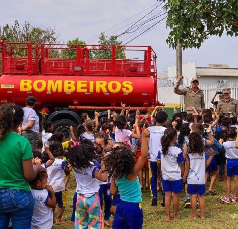 Bombeiros visitam escola municipal de educação infantil em Primavera do Leste