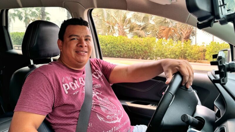 Taxista de Cuiabá adquire veículo com o apoio da Desenvolve MT