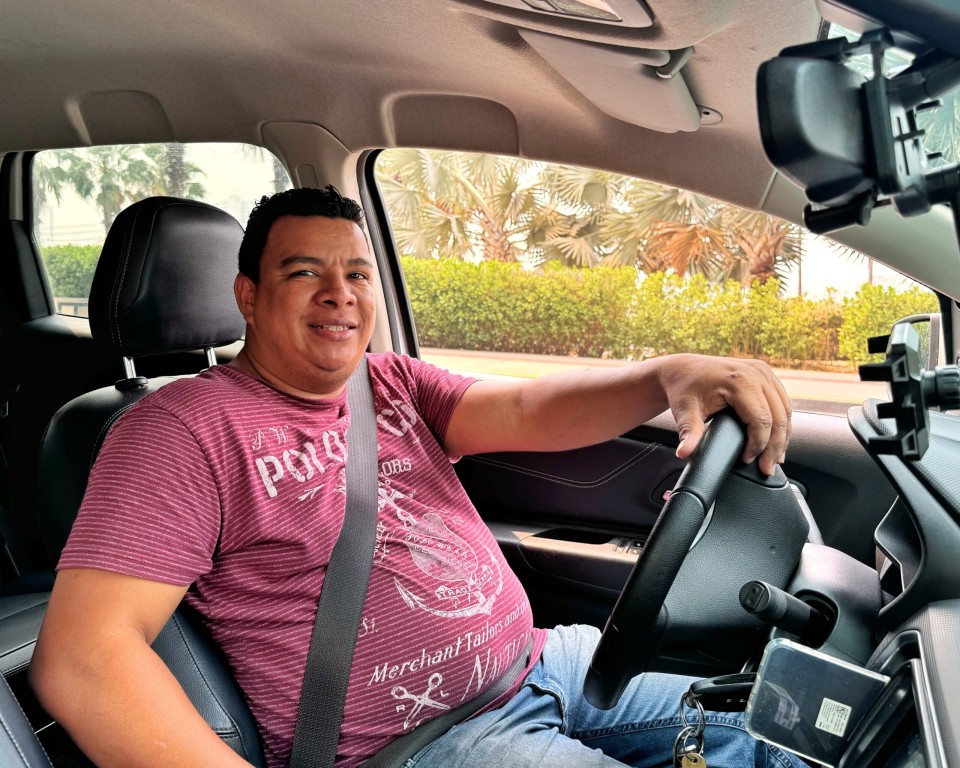 Taxista de Cuiabá adquire veículo com o apoio da Desenvolve MT