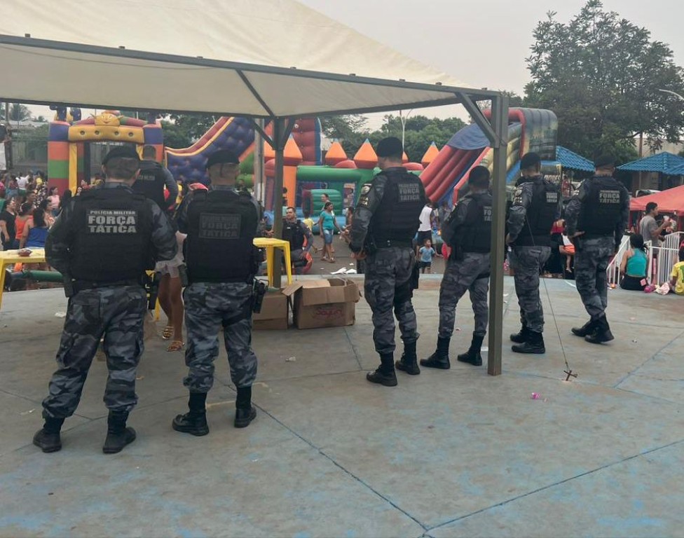 Polícia Militar prende 14 pessoas e apreende drogas em comemoração organizada por facção criminosa