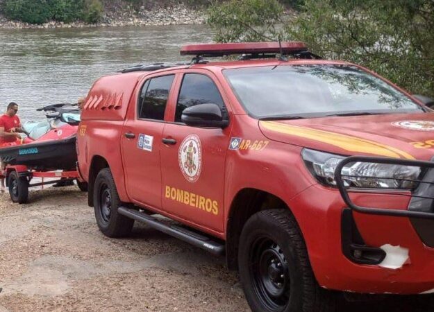 Bombeiros localizam corpos de duas crianças que se afogaram no Rio Cuiabá