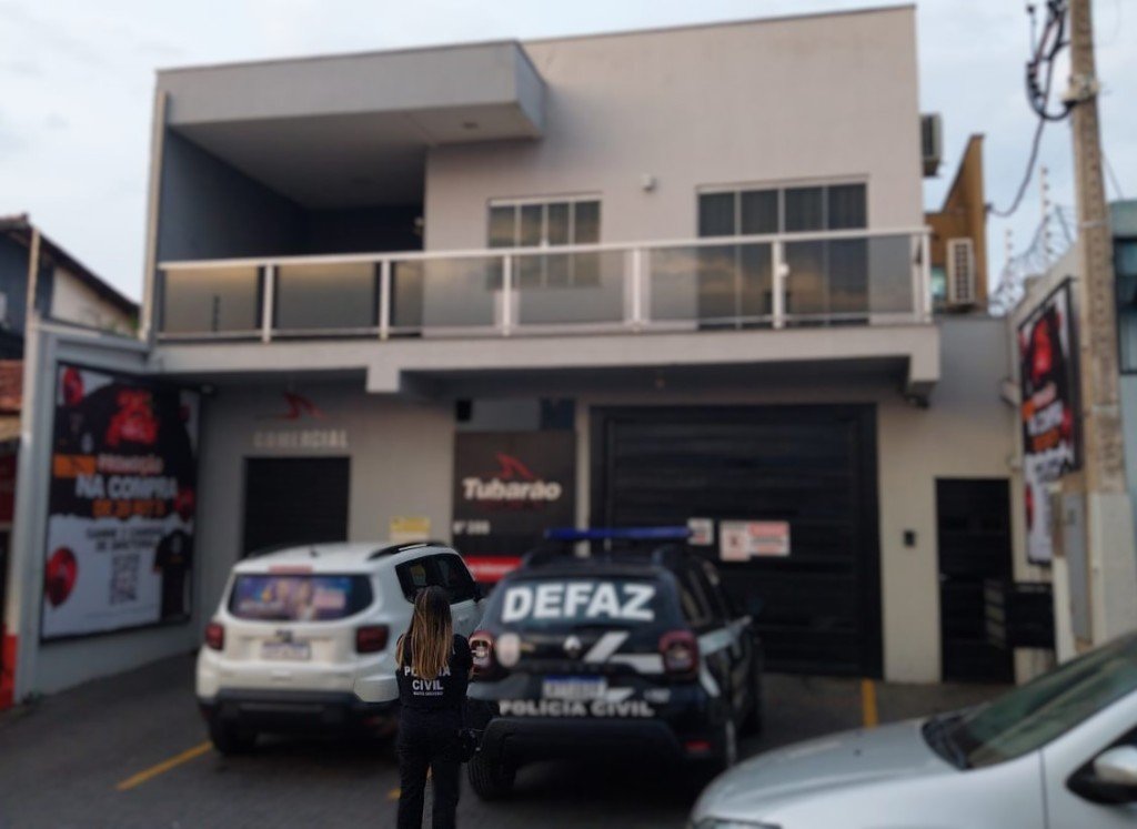 Polícia Civil cumpre 16 mandados contra associação criminosa envolvida em sonegação fiscal