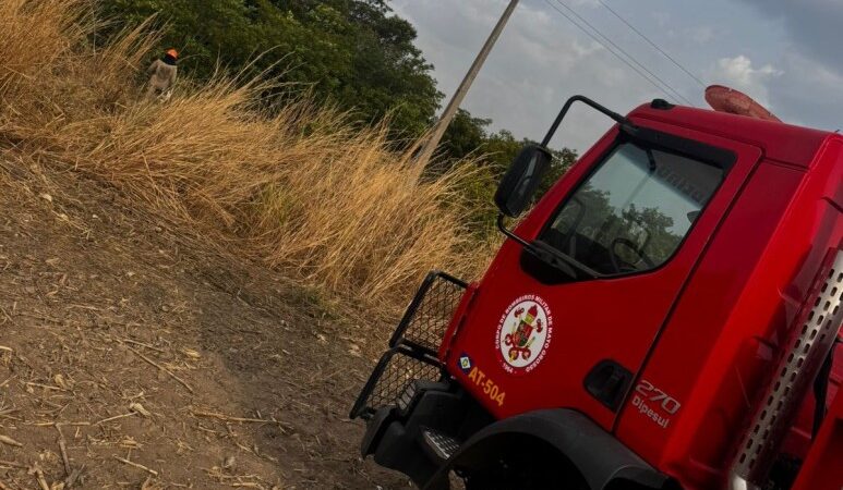 Bombeiros combatem dois incêndios em Primavera do Leste