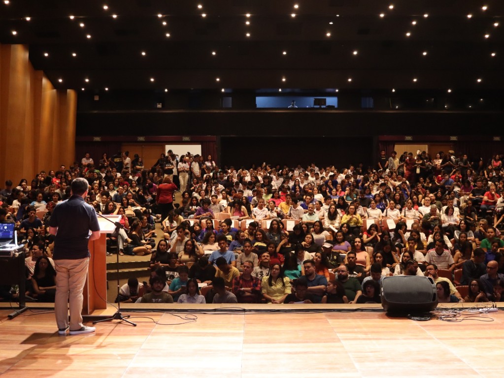 Seduc inicia intensivão de aulas online para preparar alunos da Rede Estadual para o Enem