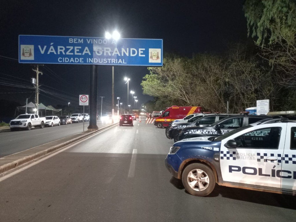 Fiscalização prende três condutores embriagados e remove 59 motocicletas durante a Operação Lei Seca
