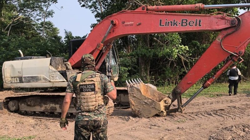 Policiais civis apreendem em área de garimpo ilegal máquinas compradas em golpe contra empresa de SP