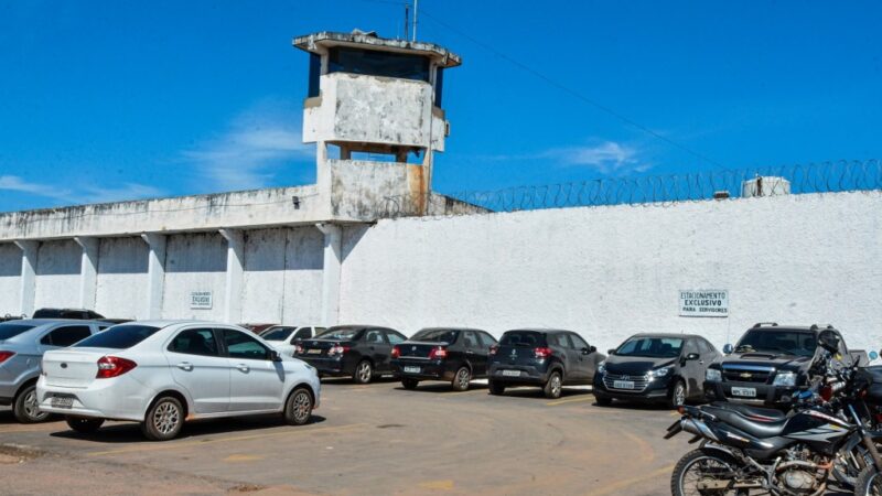 Polícia Penal apreende 25 celulares escondidos em garrafa térmica na PCE