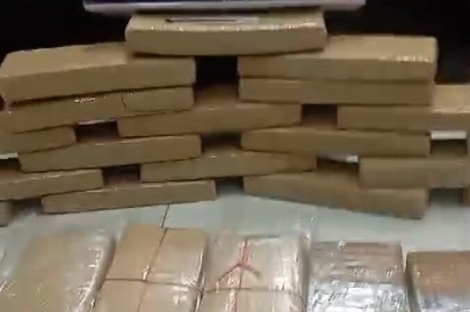 PM apreende quase 27 quilos de entorpecentes entre maconha e pasta base em rodoviária