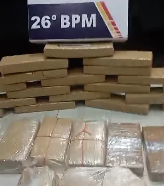 PM apreende quase 27 quilos de entorpecentes entre maconha e pasta base em rodoviária