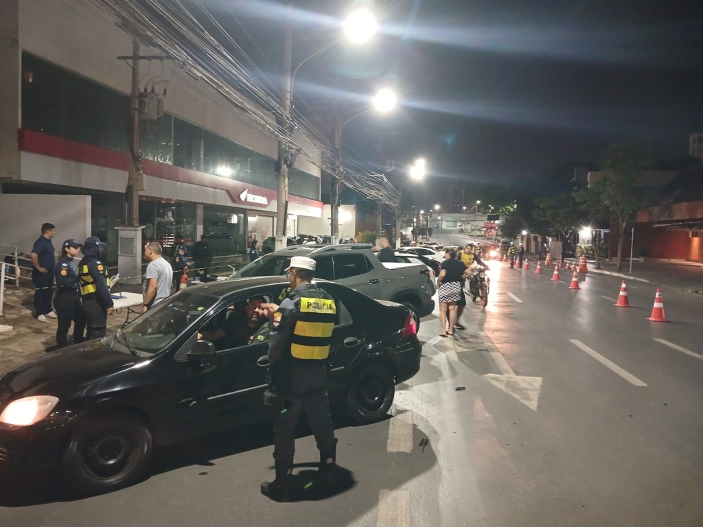 Operação Lei Seca resulta na prisão de oito condutores por embriaguez e remoção de 35 veículos