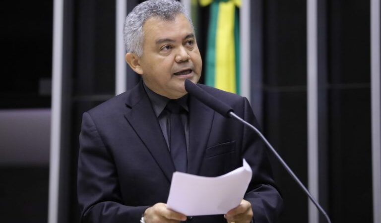 Câmara aprova participação dos municípios nos contratos de energia elétrica  Fonte: Agência Câmara de Notícias
