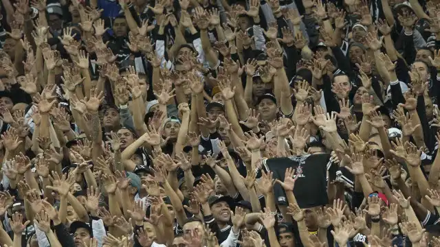 Gaviões da Fiel apresenta ‘vaquinha’ para quitar estádio do Corinthians a ministro de Lula