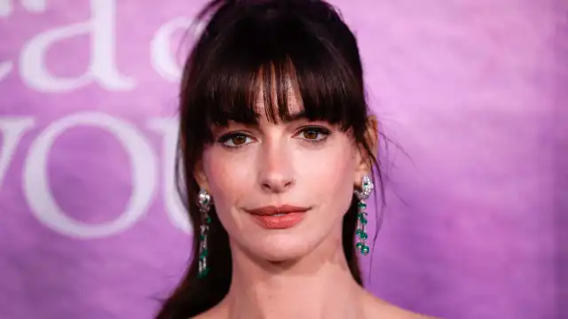 Anne Hathaway se desculpa com jornalista 12 anos após dar ‘entrevista ruim’