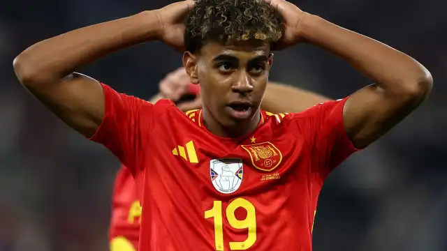 Lamine Yamal é cortado da seleção espanhola e vira dúvida no Barcelona