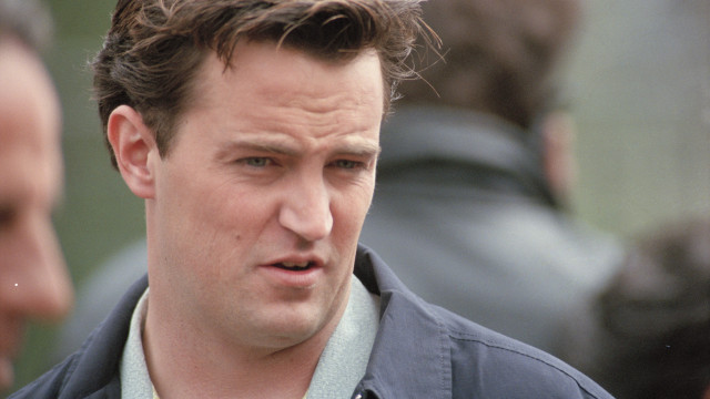 O que se sabe até agora sobre a morte de Matthew Perry, há um ano