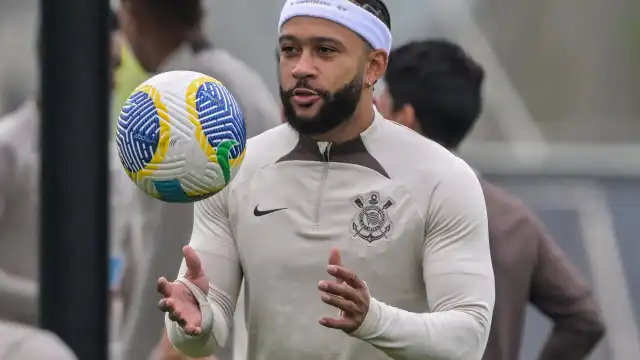PM adverte policiais que gravaram primeiro gol de Memphis Depay pelo Corinthians