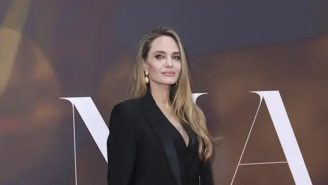 Angelina Jolie acompanhada por suposto novo amor em pré-estreia de filme